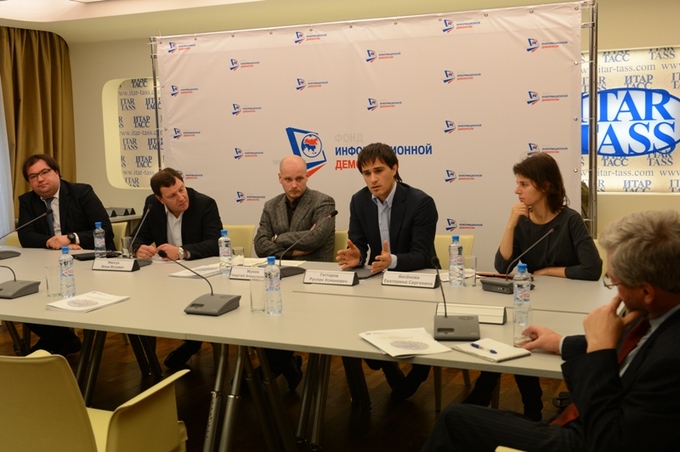 Заседание экспертного клуба Фонда информационной демократии. Фото ИТАР-ТАСС/ Юрий Машков