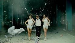 Кадр из клипа Gangnam Style