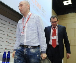 Денис Свердлов, генеральный директор "Скартел", и Михаил Шамолин, президент АФК "Система"