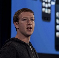 Марк Цукерберг во время презентации Home 