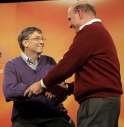 Стив Баллмер и Билл Гейтс во время презентации Windows Vista в 2006 году